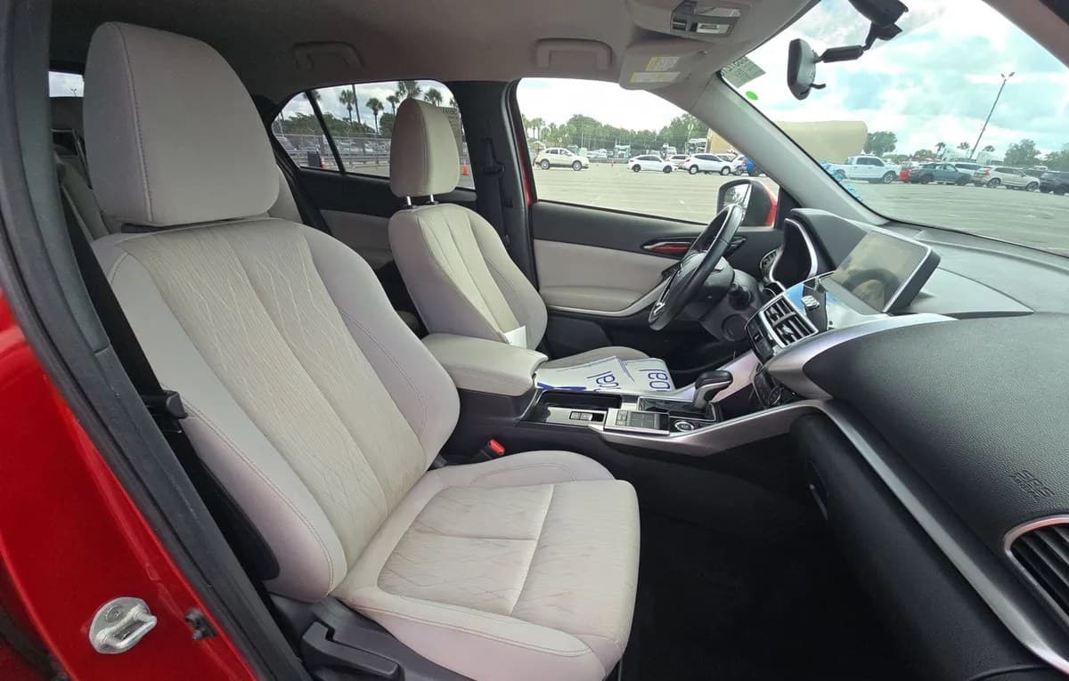 2019 MITSUBISHI ECLIPSE CROSS SE 4