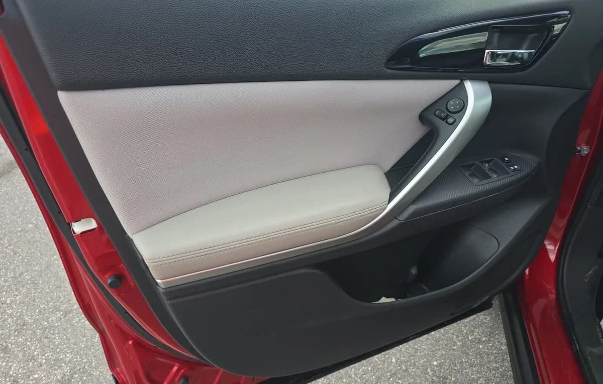 2019 MITSUBISHI ECLIPSE CROSS SE 5