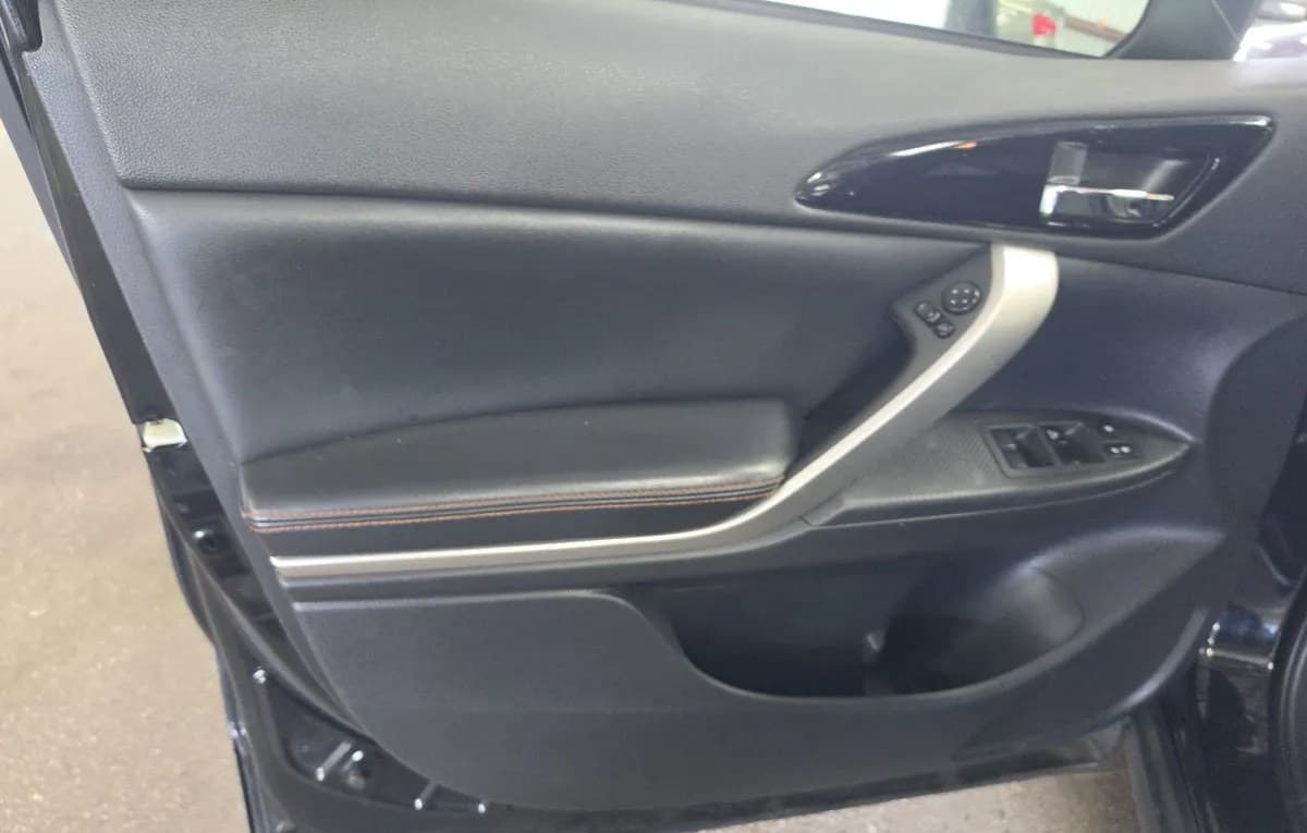 2020 MITSUBISHI ECLIPSE CROSS SEL 6