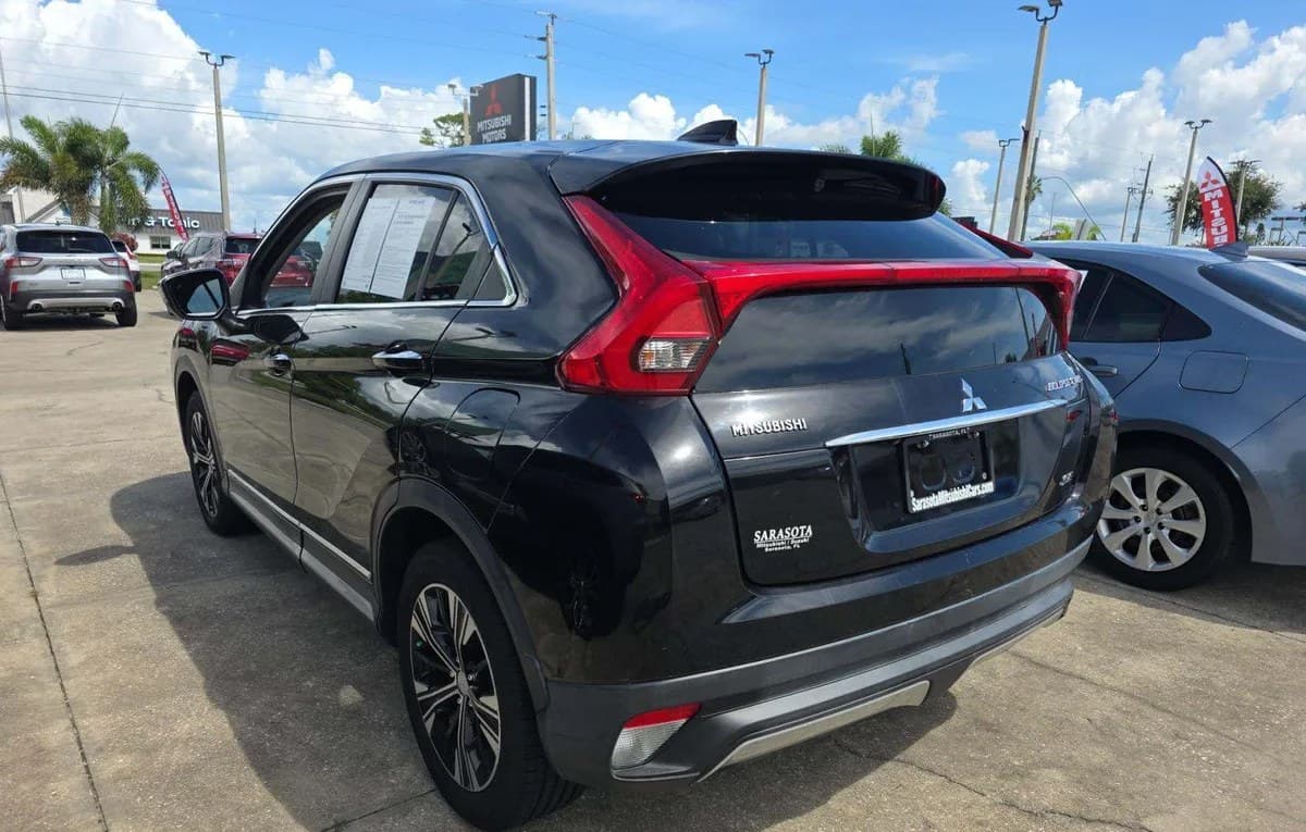 2018 MITSUBISHI ECLIPSE CROSS SE 3