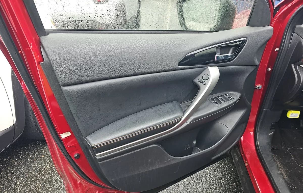 2020 MITSUBISHI ECLIPSE CROSS SEL 6