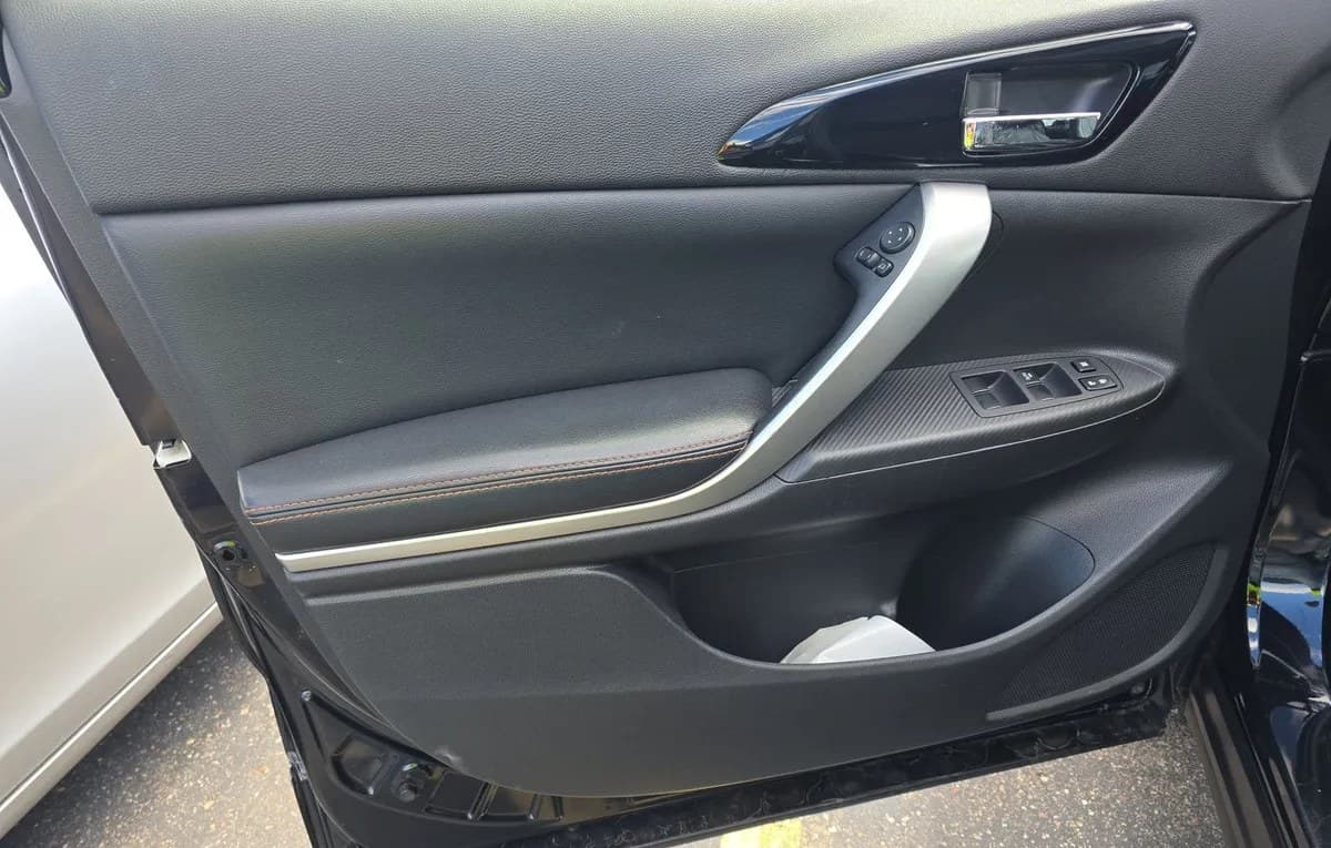 2019 MITSUBISHI ECLIPSE CROSS SEL 6