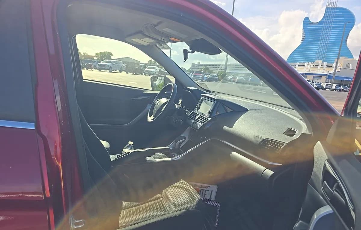 2023 MITSUBISHI ECLIPSE CROSS ES 5