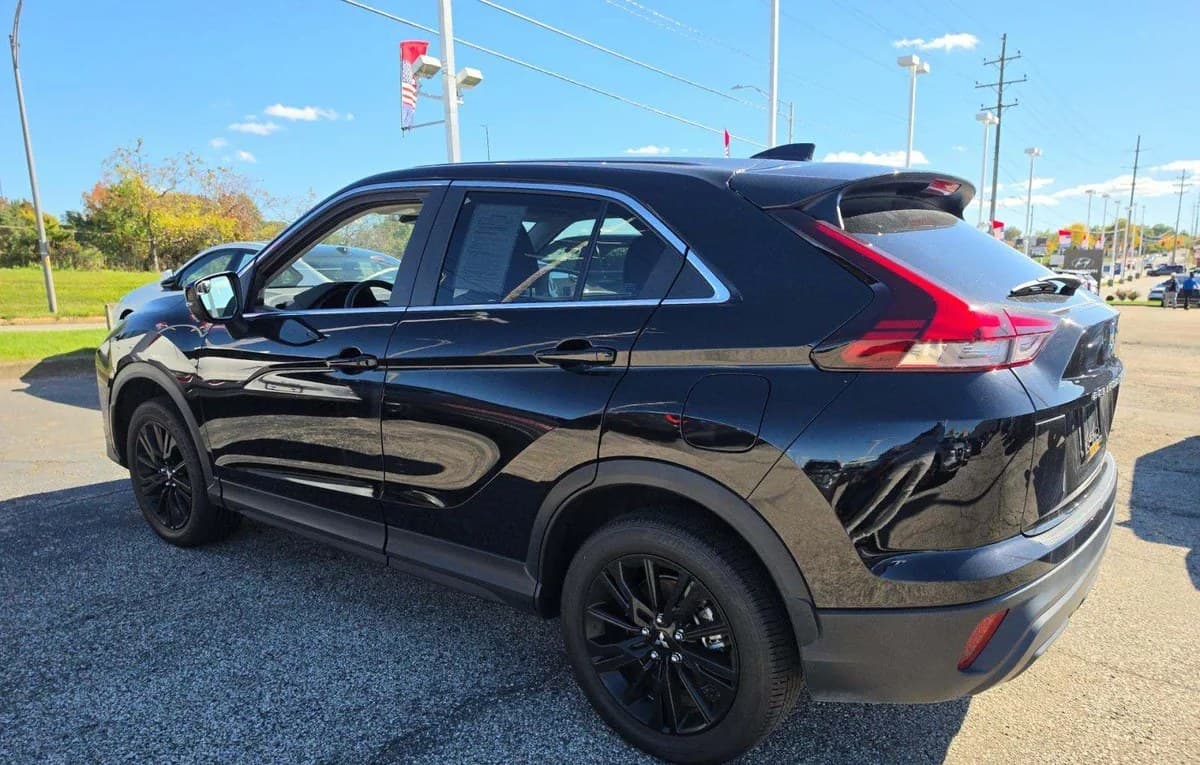 2025 MITSUBISHI ECLIPSE CROSS LE 3