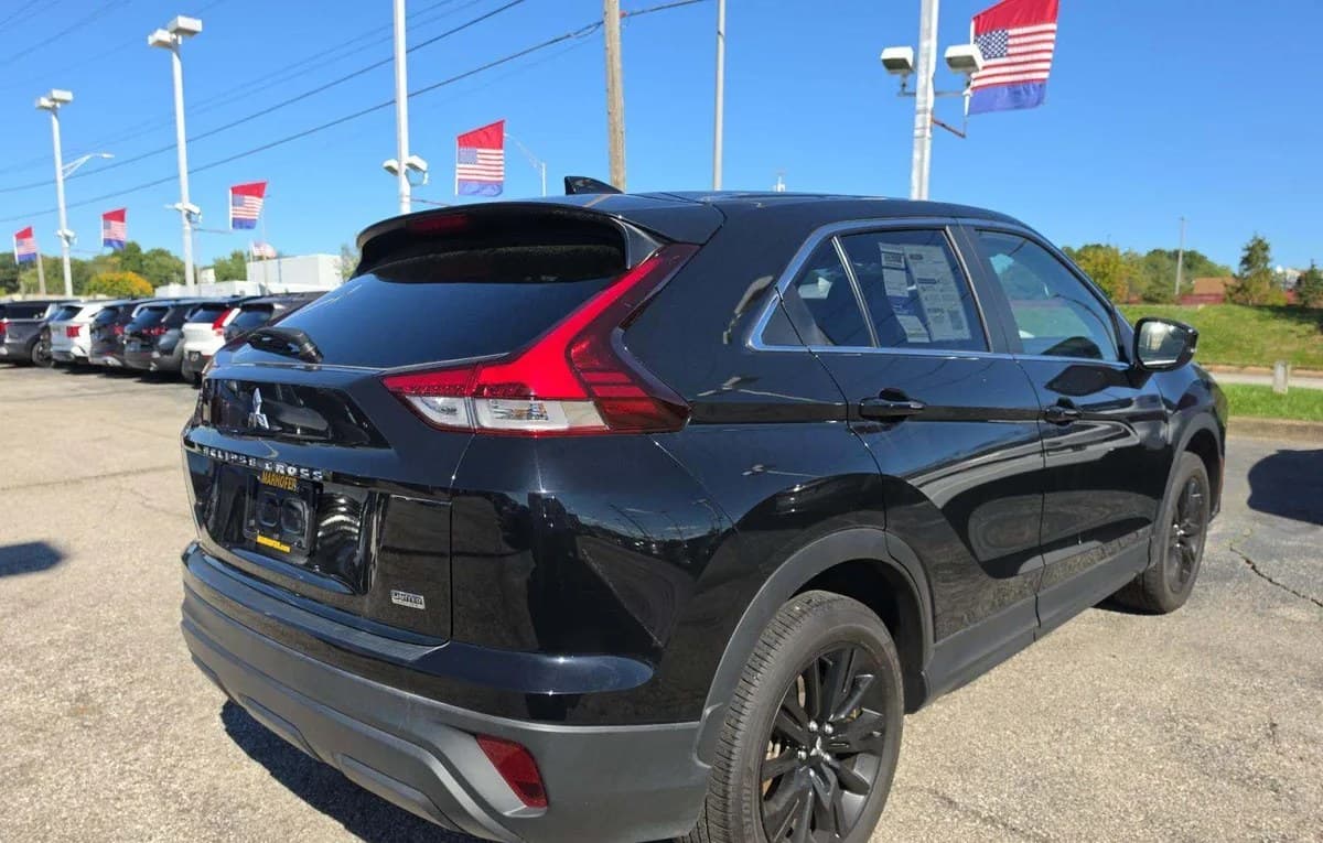 2025 MITSUBISHI ECLIPSE CROSS LE 4