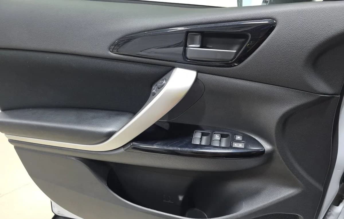 2024 MITSUBISHI ECLIPSE CROSS LE 6