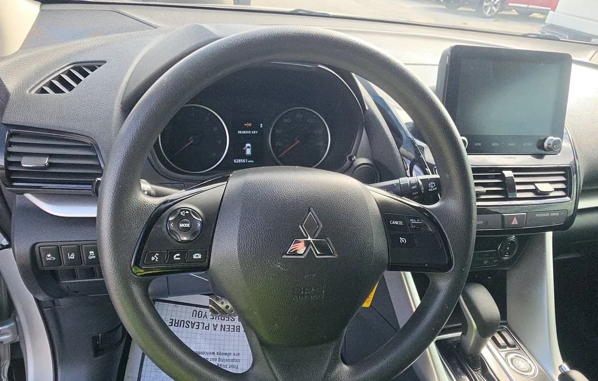 2023 MITSUBISHI ECLIPSE CROSS LE 7