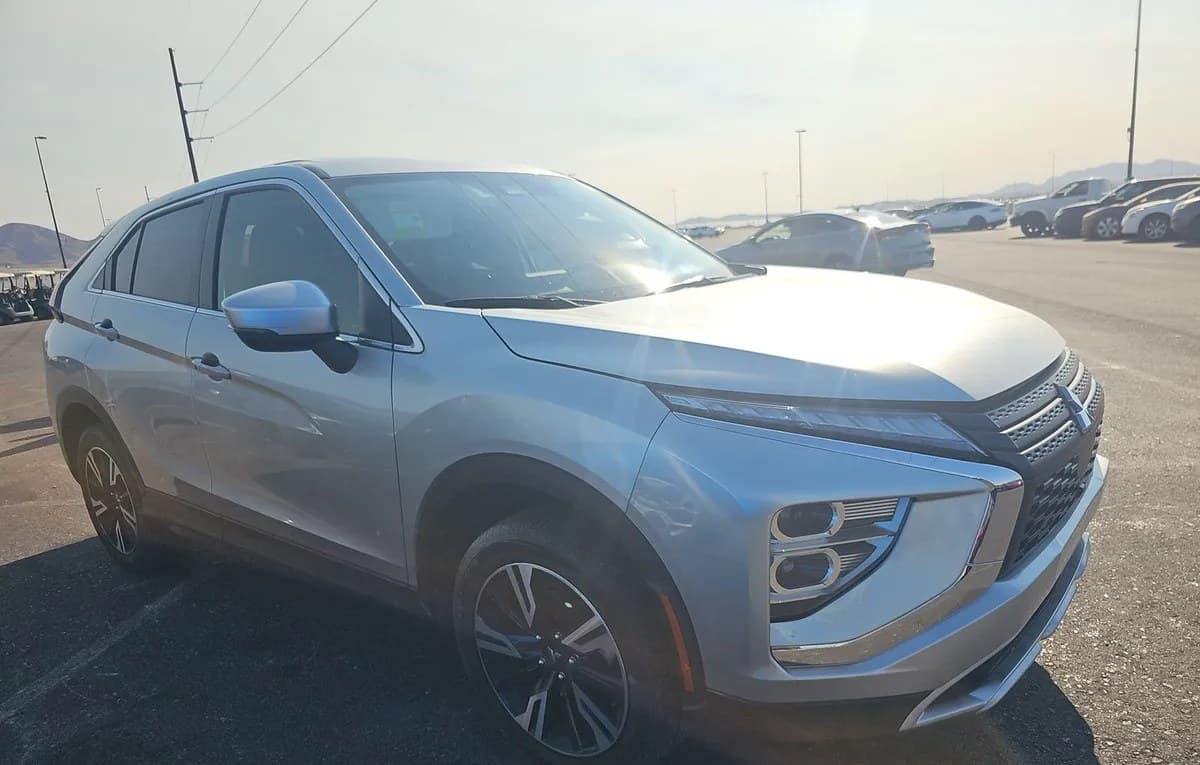2024 MITSUBISHI ECLIPSE CROSS SE 4