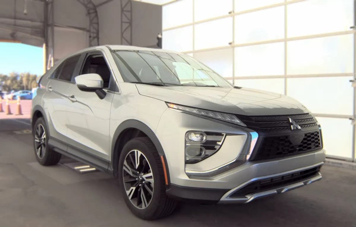 2025 MITSUBISHI ECLIPSE CROSS SE 4