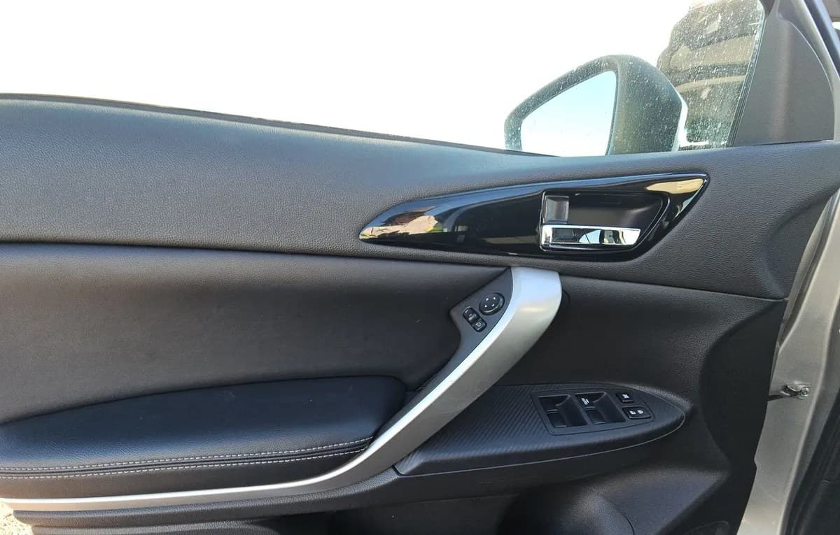 2025 MITSUBISHI ECLIPSE CROSS SE 6