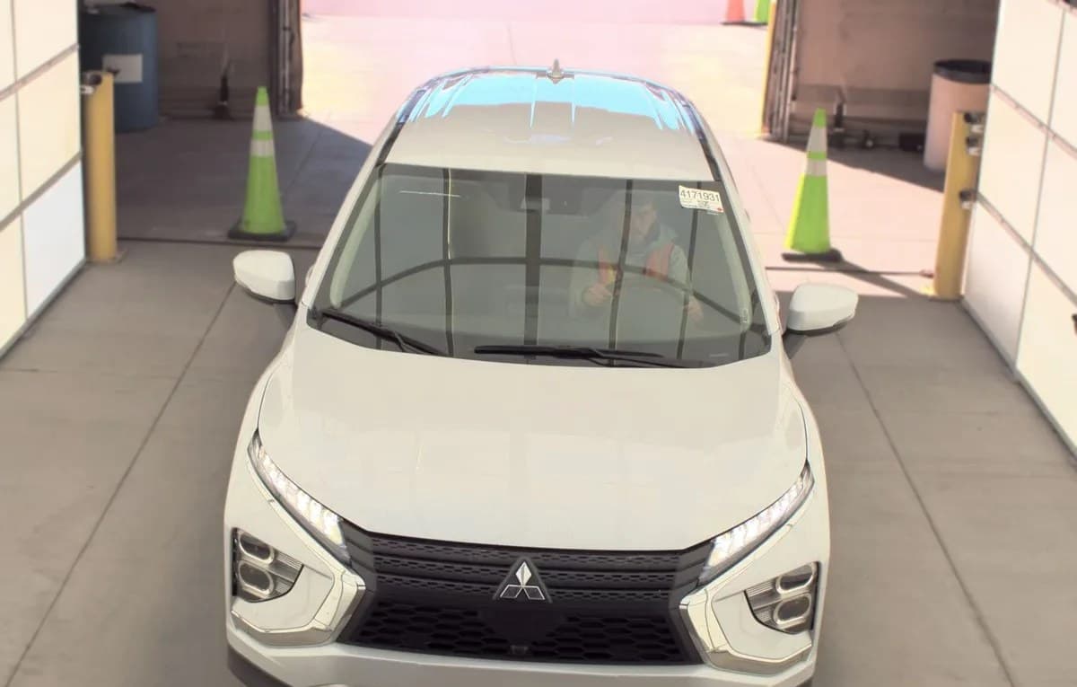 2025 MITSUBISHI ECLIPSE CROSS SE 3