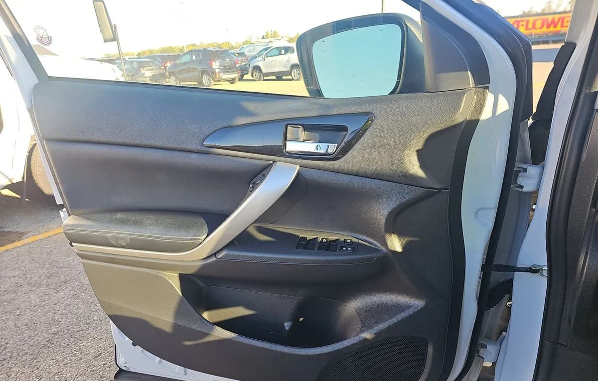 2025 MITSUBISHI ECLIPSE CROSS SE 6