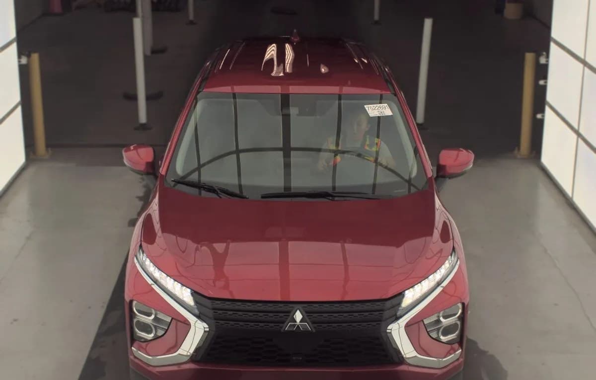 2025 MITSUBISHI ECLIPSE CROSS SE 3
