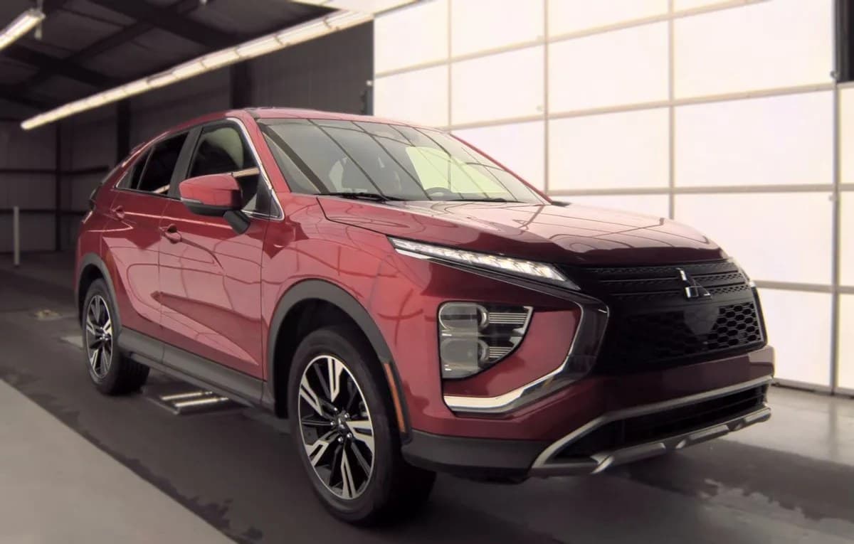 2025 MITSUBISHI ECLIPSE CROSS SE 4