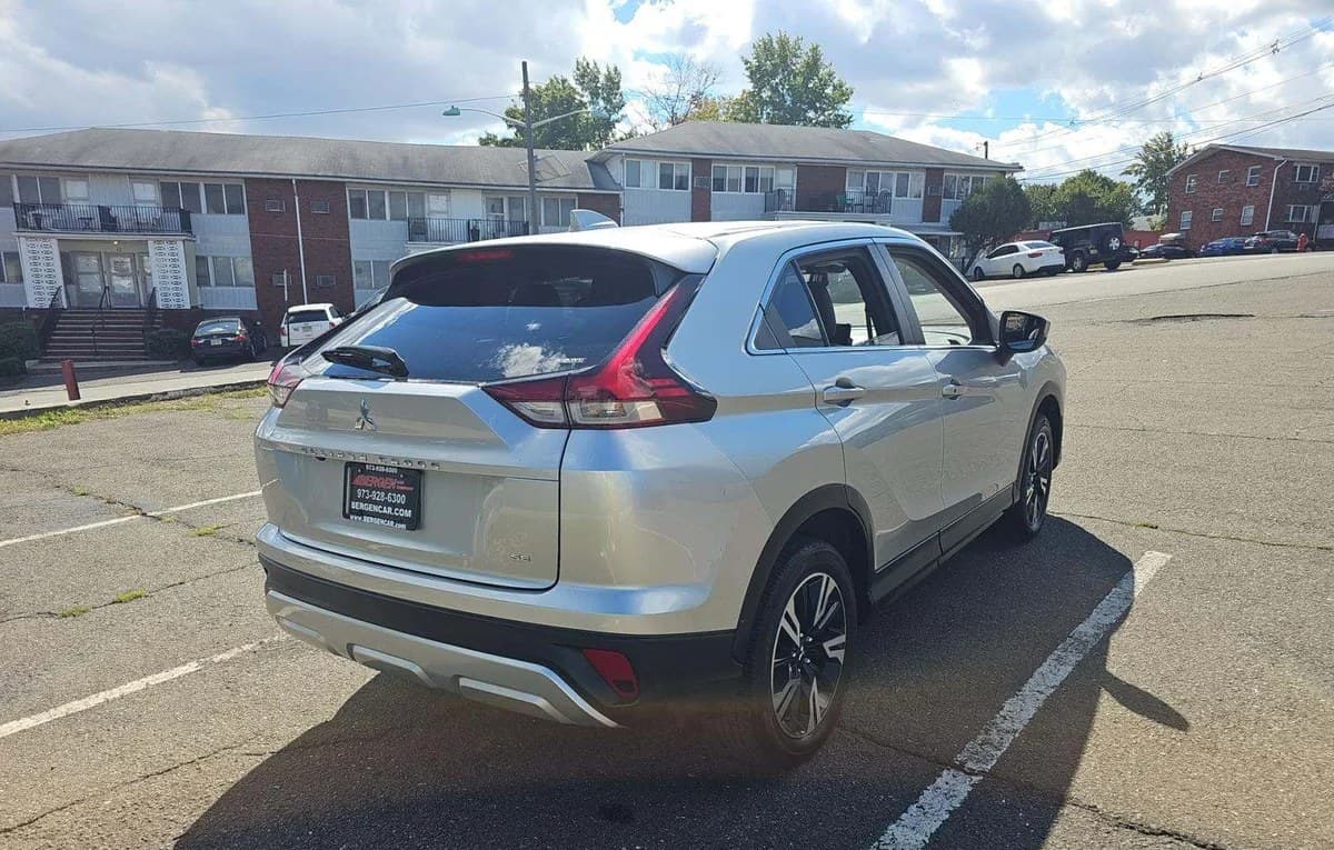 2025 MITSUBISHI ECLIPSE CROSS SE 4