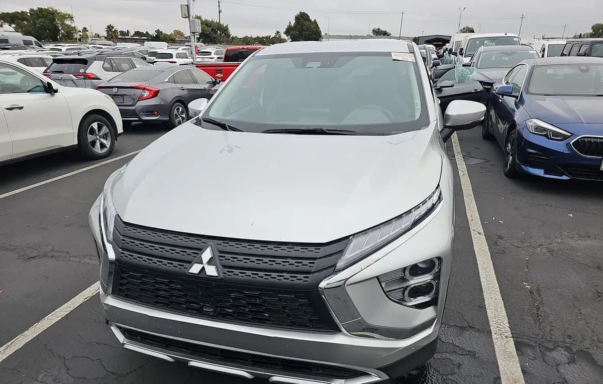 2025 MITSUBISHI ECLIPSE CROSS SE 3