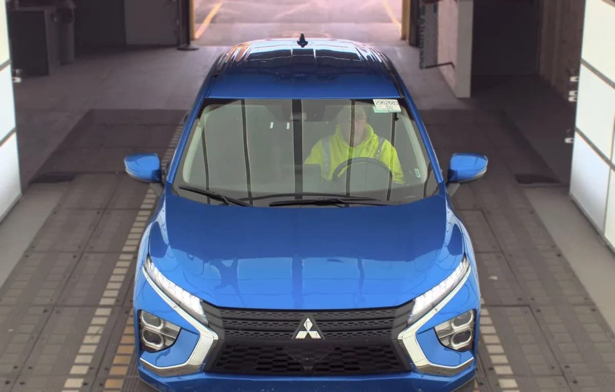 2025 MITSUBISHI ECLIPSE CROSS SE 3