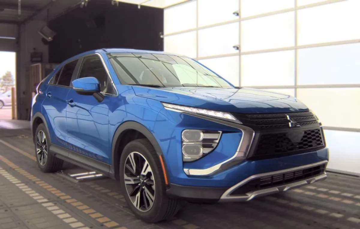 2025 MITSUBISHI ECLIPSE CROSS SE 4