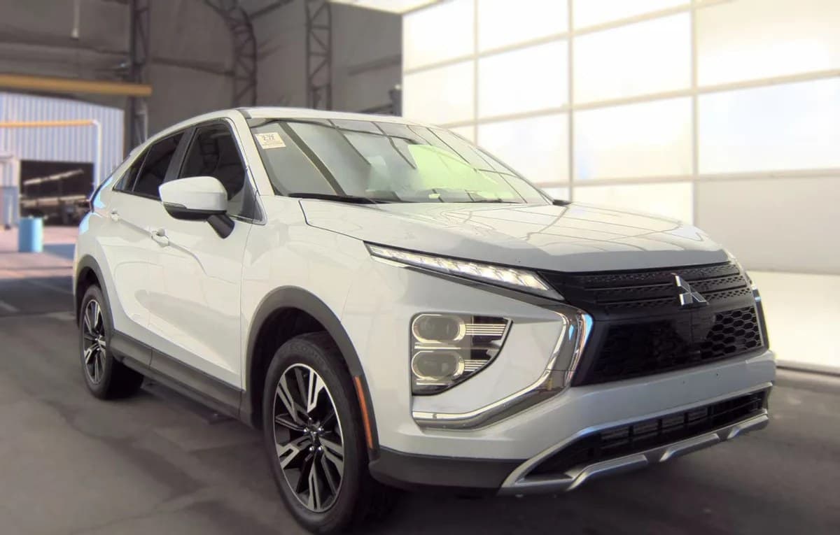 2024 MITSUBISHI ECLIPSE CROSS SE 4