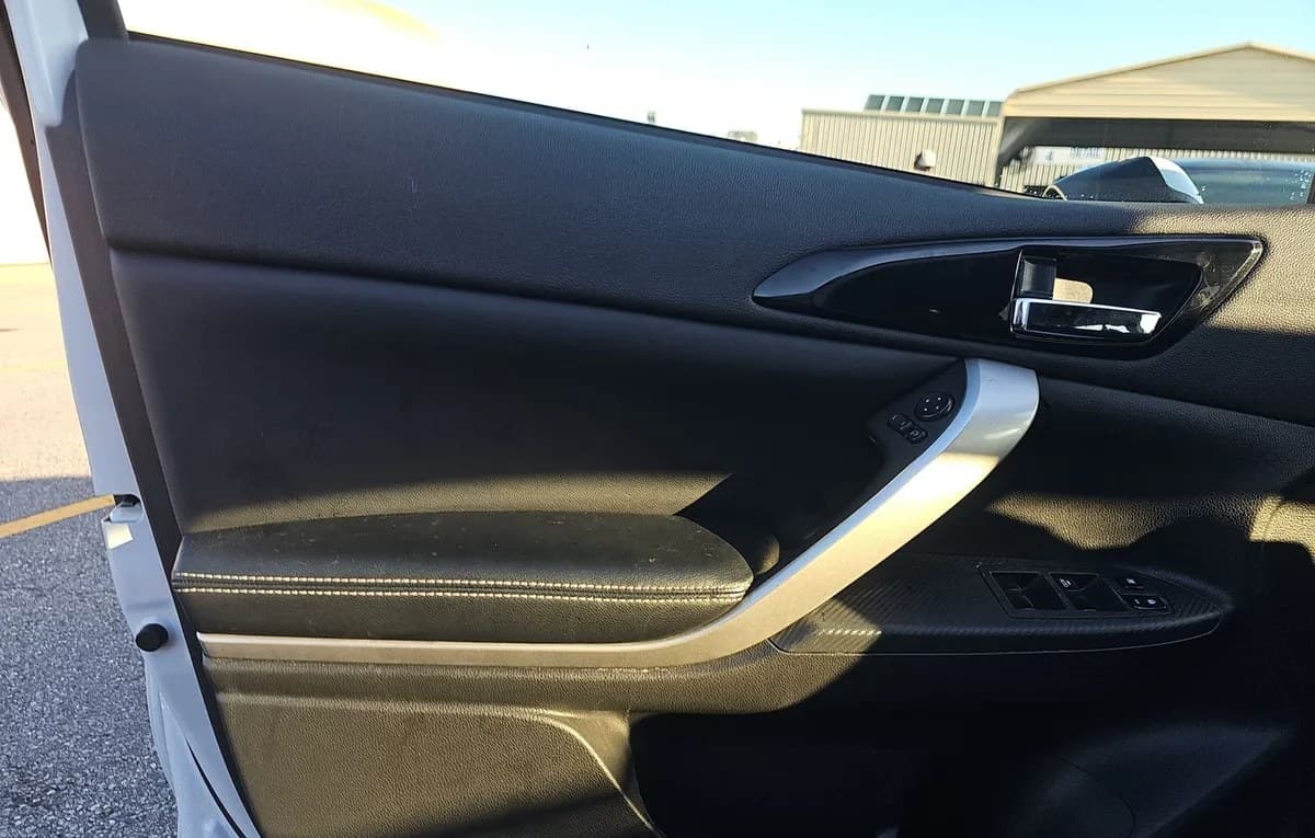 2024 MITSUBISHI ECLIPSE CROSS SE 6
