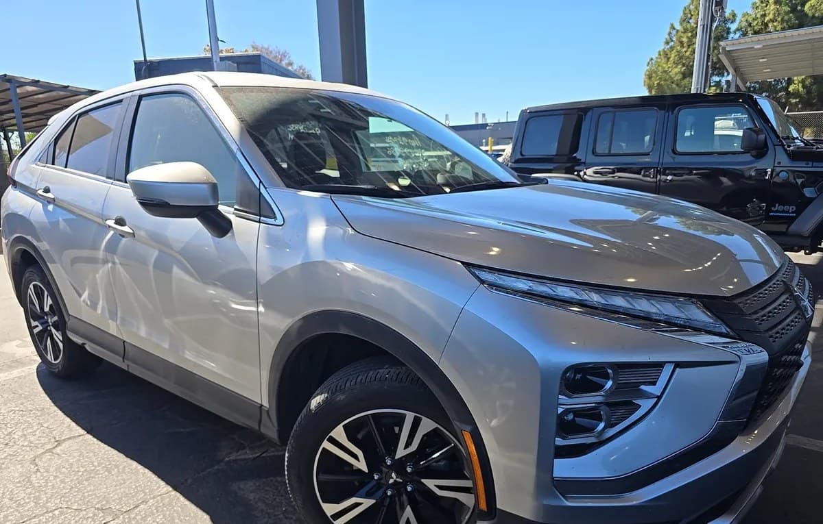 2025 MITSUBISHI ECLIPSE CROSS SE 4