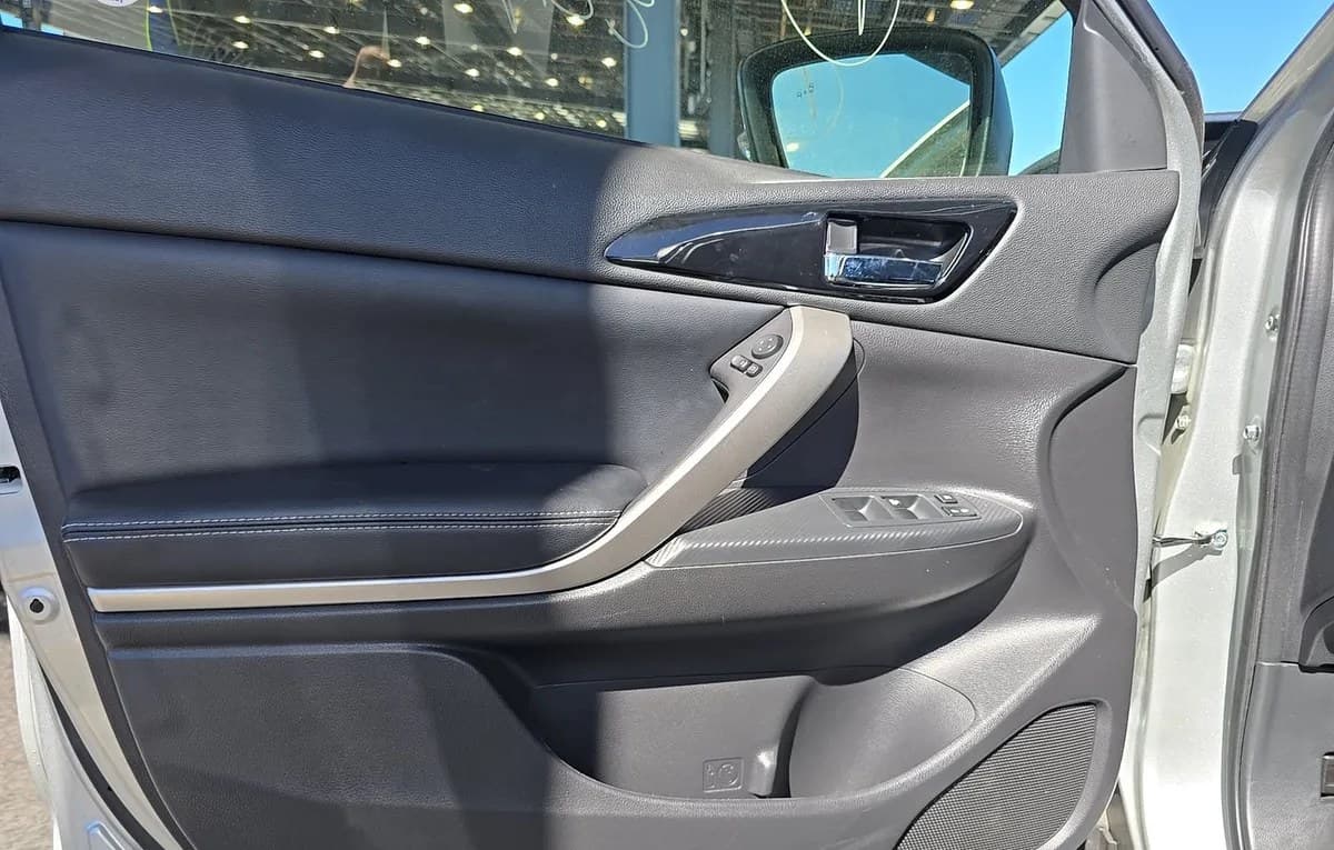 2025 MITSUBISHI ECLIPSE CROSS SE 6