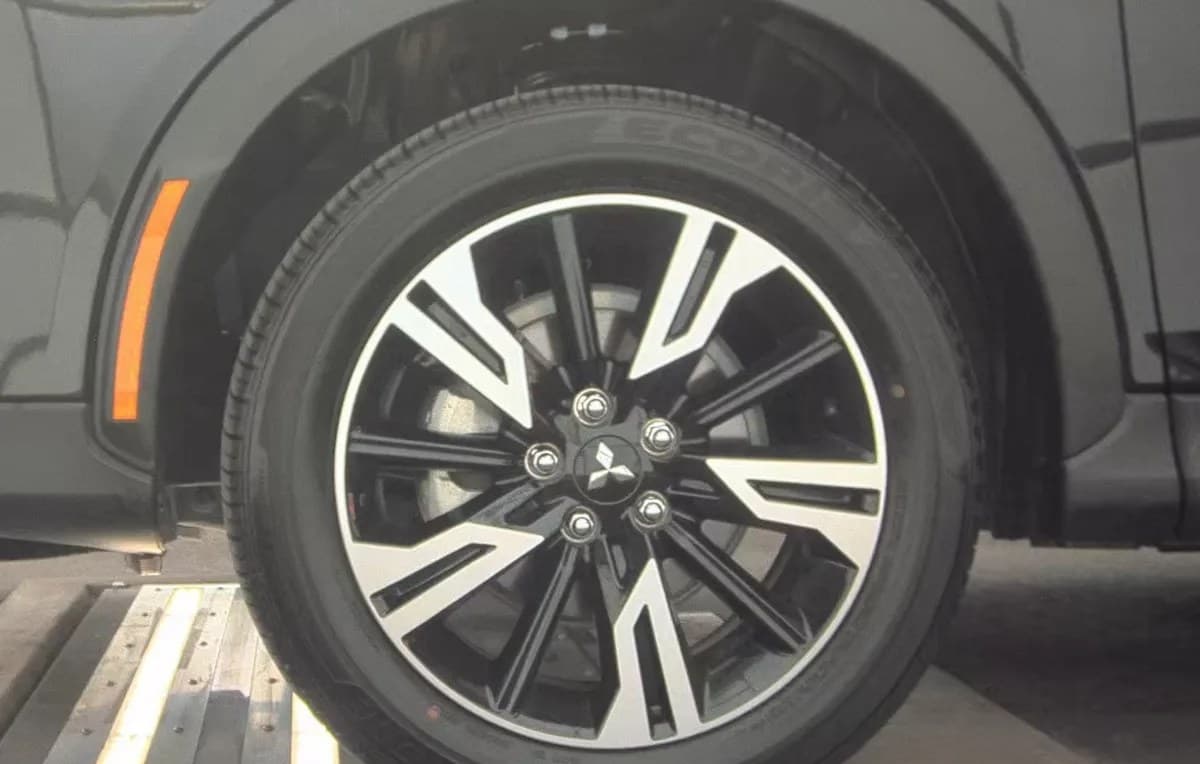 2026 MITSUBISHI ECLIPSE CROSS SE 6