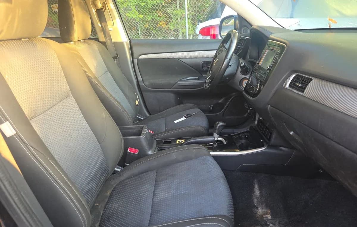 2017 MITSUBISHI OUTLANDER ES 4