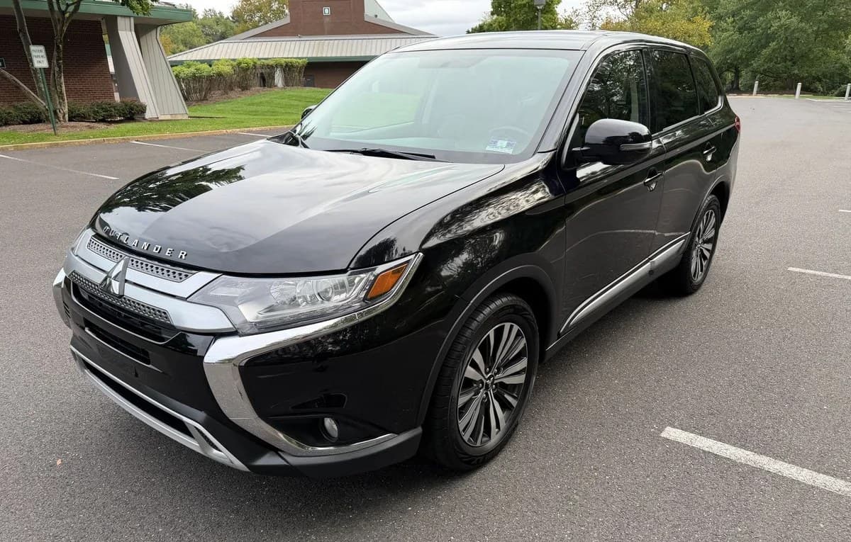 2019 MITSUBISHI OUTLANDER SE 2