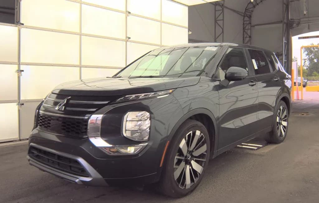 2025 MITSUBISHI OUTLANDER SE