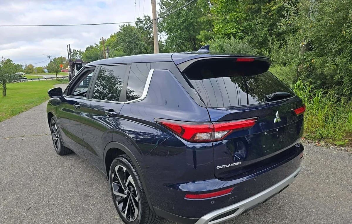2022 MITSUBISHI OUTLANDER SE 3
