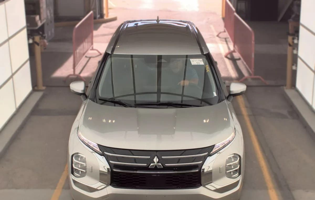2025 MITSUBISHI OUTLANDER ES 3