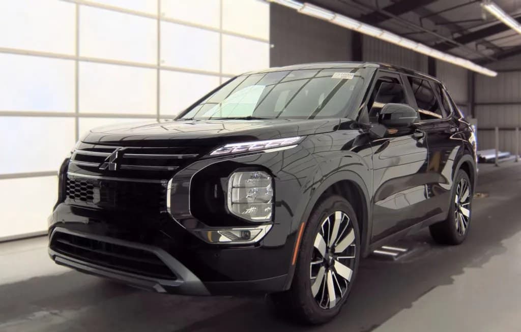 2025 MITSUBISHI OUTLANDER SE