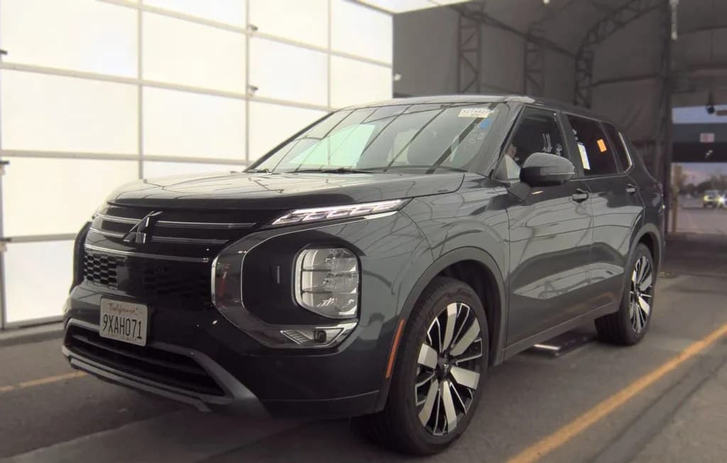 2025 MITSUBISHI OUTLANDER SE