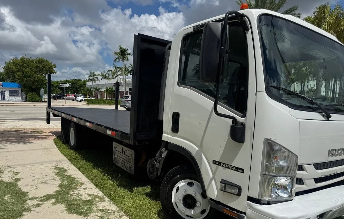 2017 ISUZU NPR HD Base 3