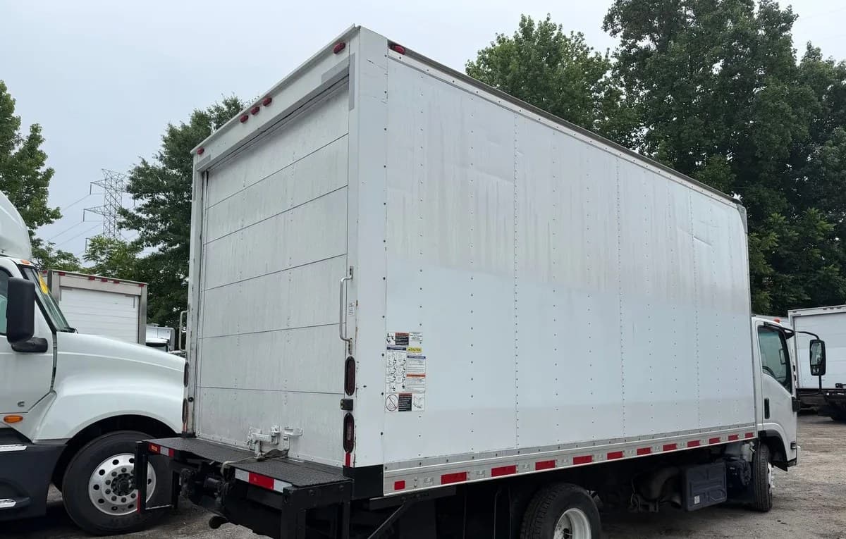 2019 ISUZU NPR HD Base 4