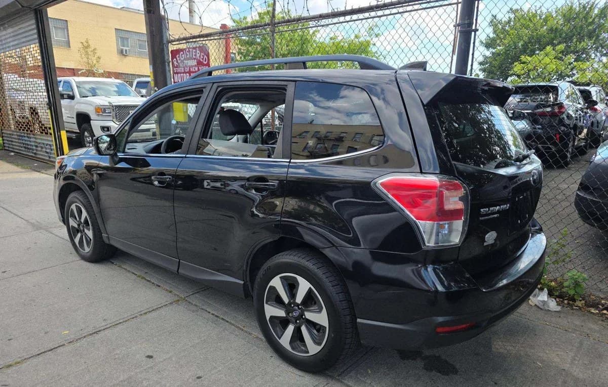 2017 SUBARU FORESTER 2.5I Limited 3