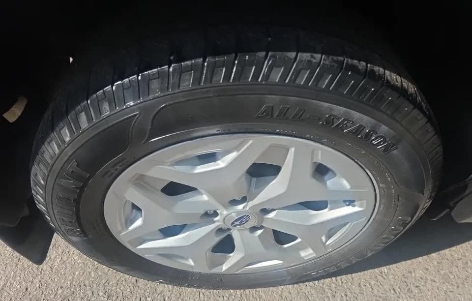 2019 SUBARU FORESTER Base 7