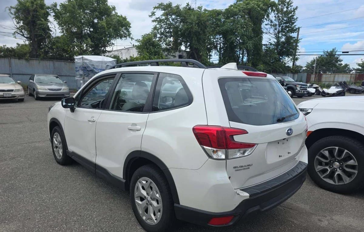 2023 SUBARU FORESTER Base 3