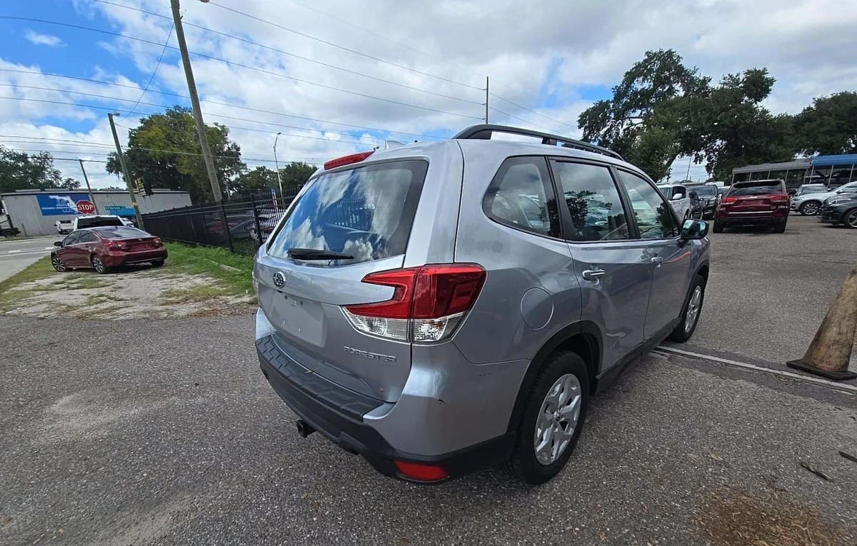 2019 SUBARU FORESTER Base 4
