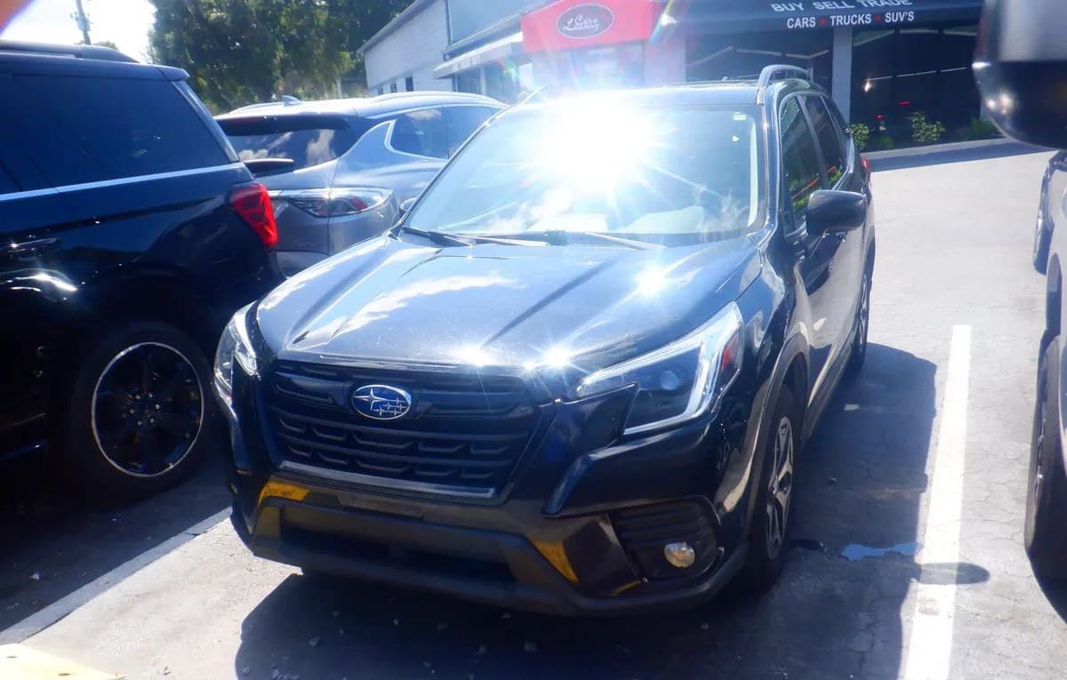 2023 SUBARU FORESTER Premium 2