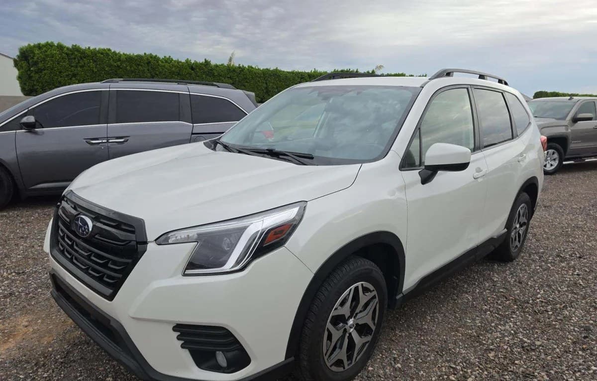2023 SUBARU FORESTER Premium 2