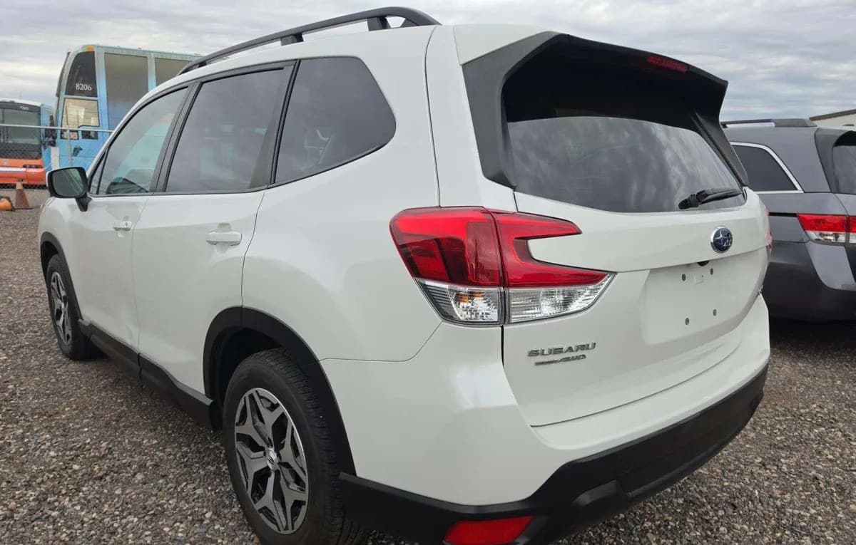 2023 SUBARU FORESTER Premium 3