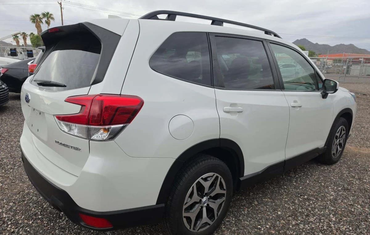 2023 SUBARU FORESTER Premium 4