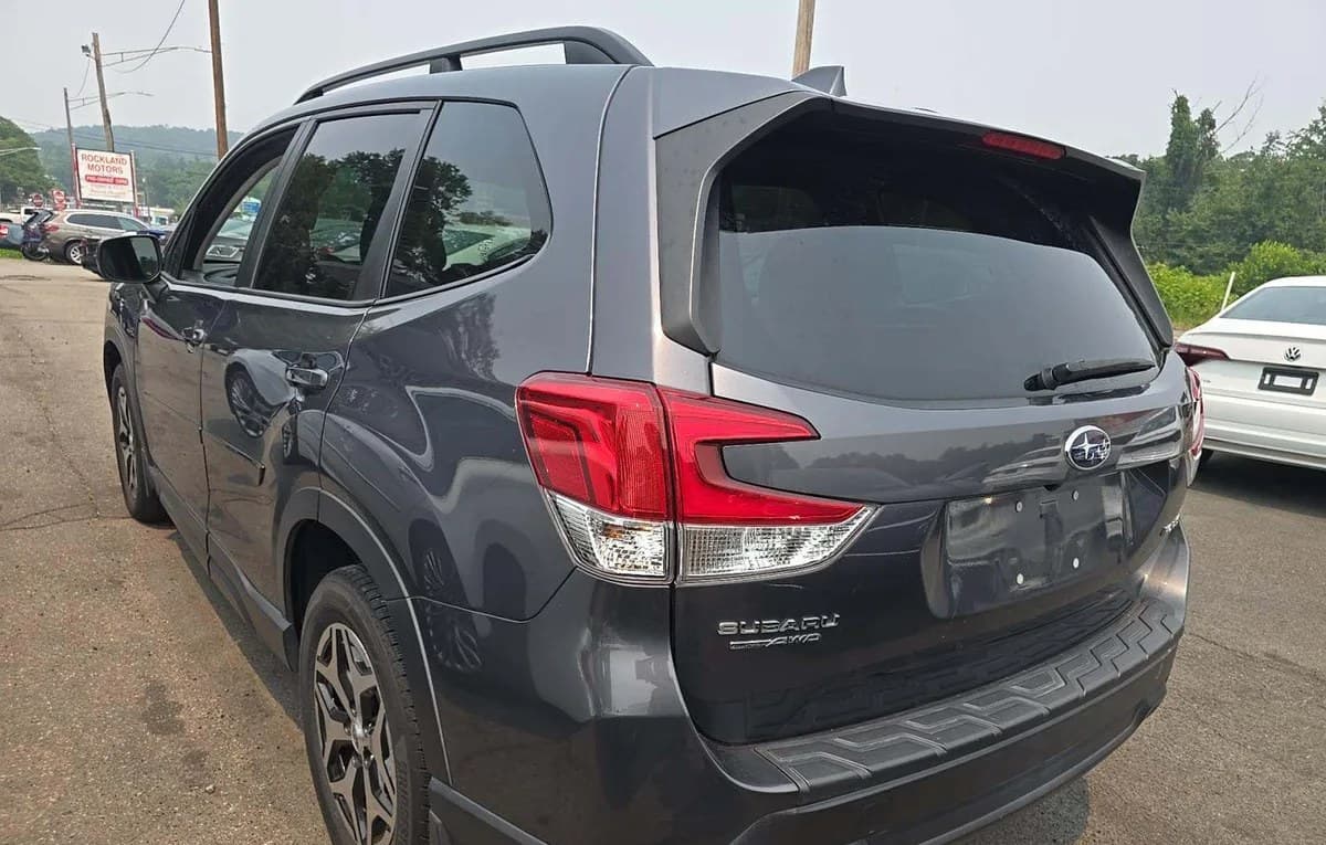 2021 SUBARU FORESTER Premium 3