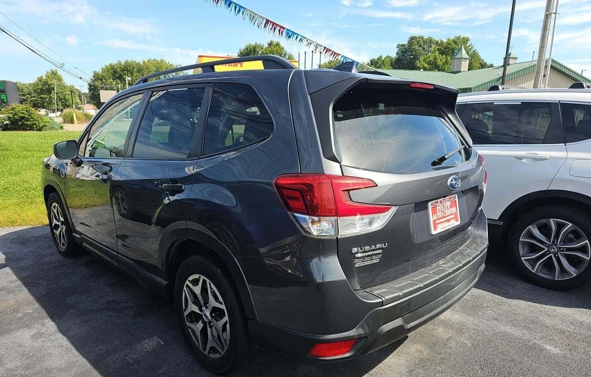 2021 SUBARU FORESTER Premium 3