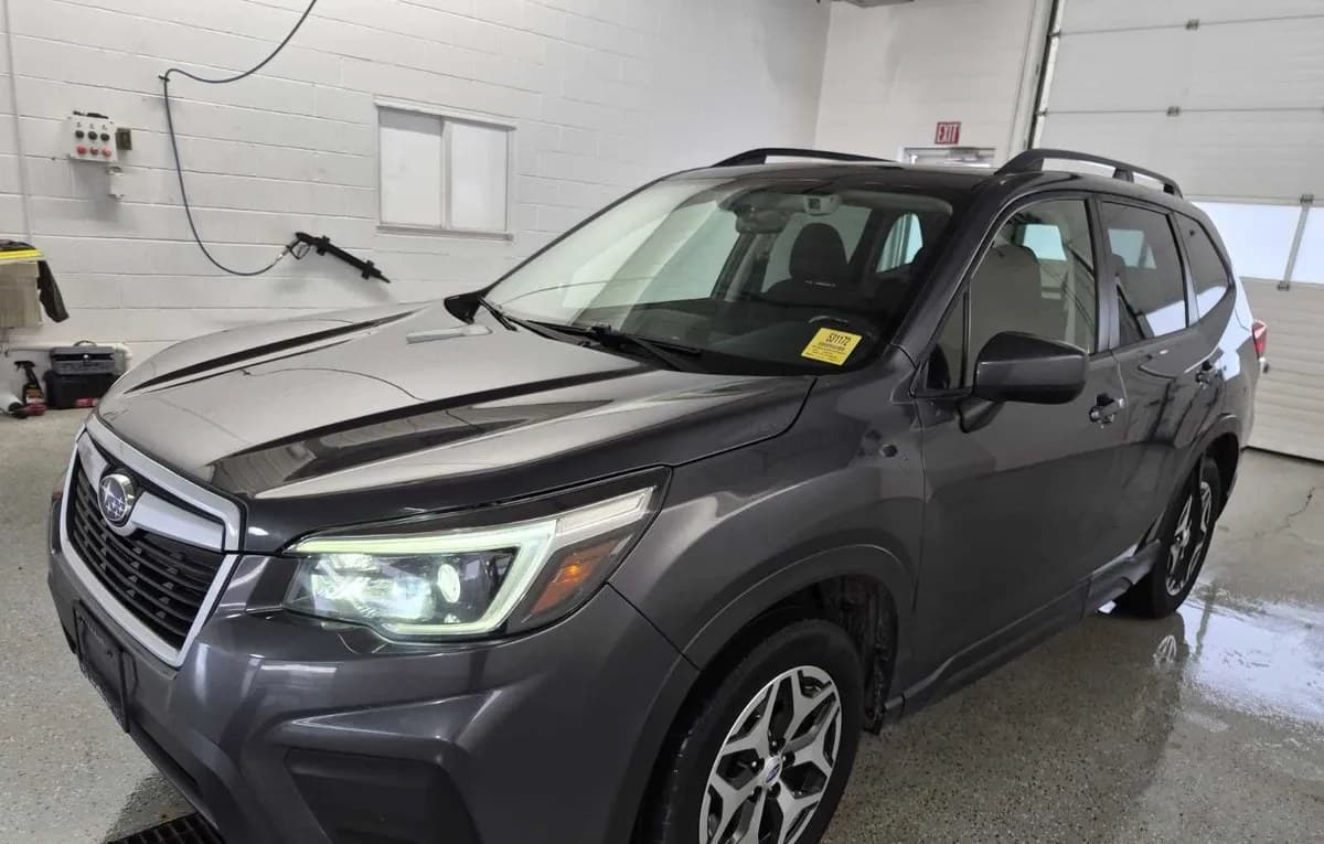 2021 SUBARU FORESTER Premium 2