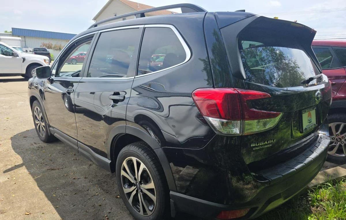 2021 SUBARU FORESTER Limited 3