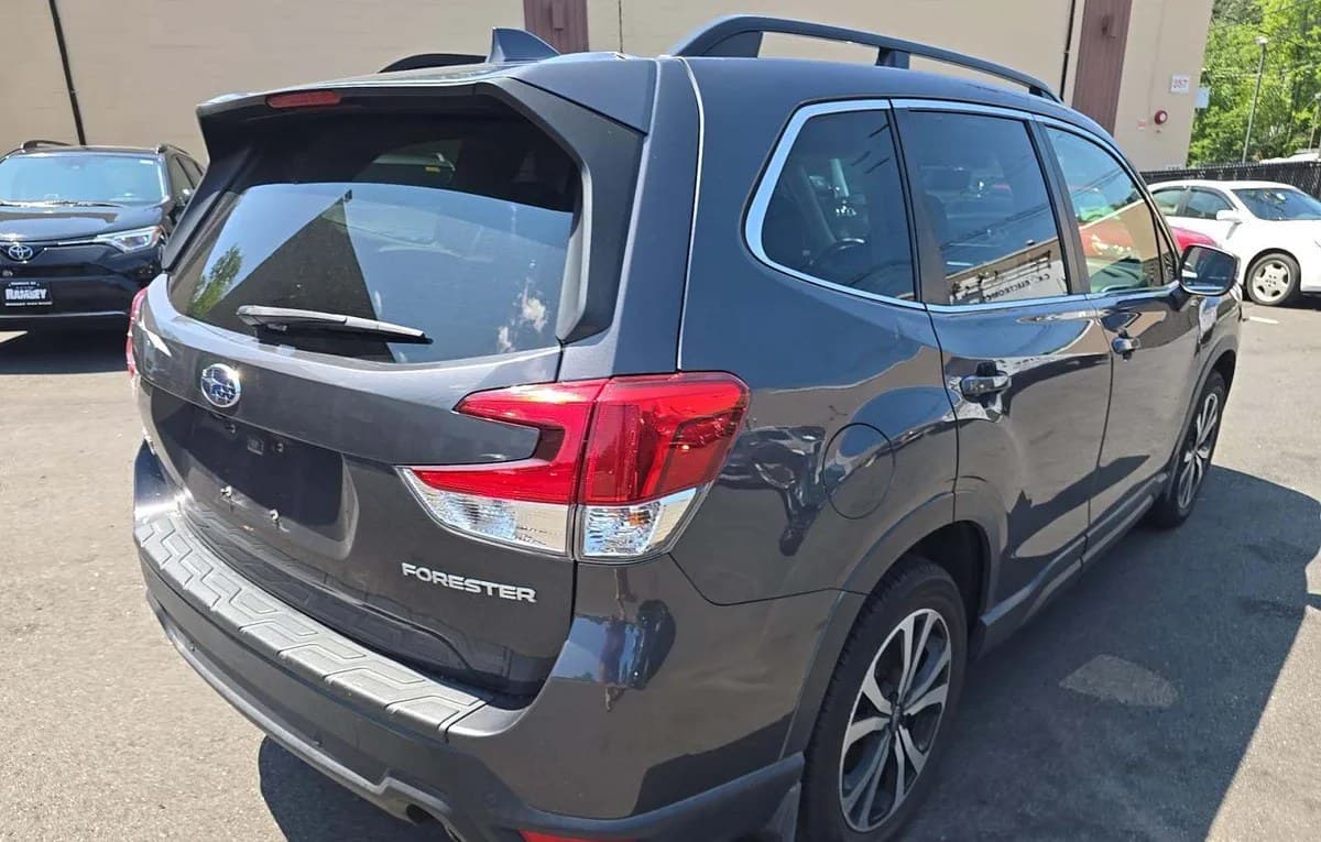 2021 SUBARU FORESTER Limited 4
