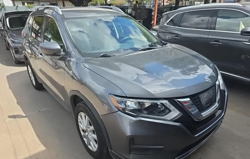 2017 NISSAN ROGUE SV 4